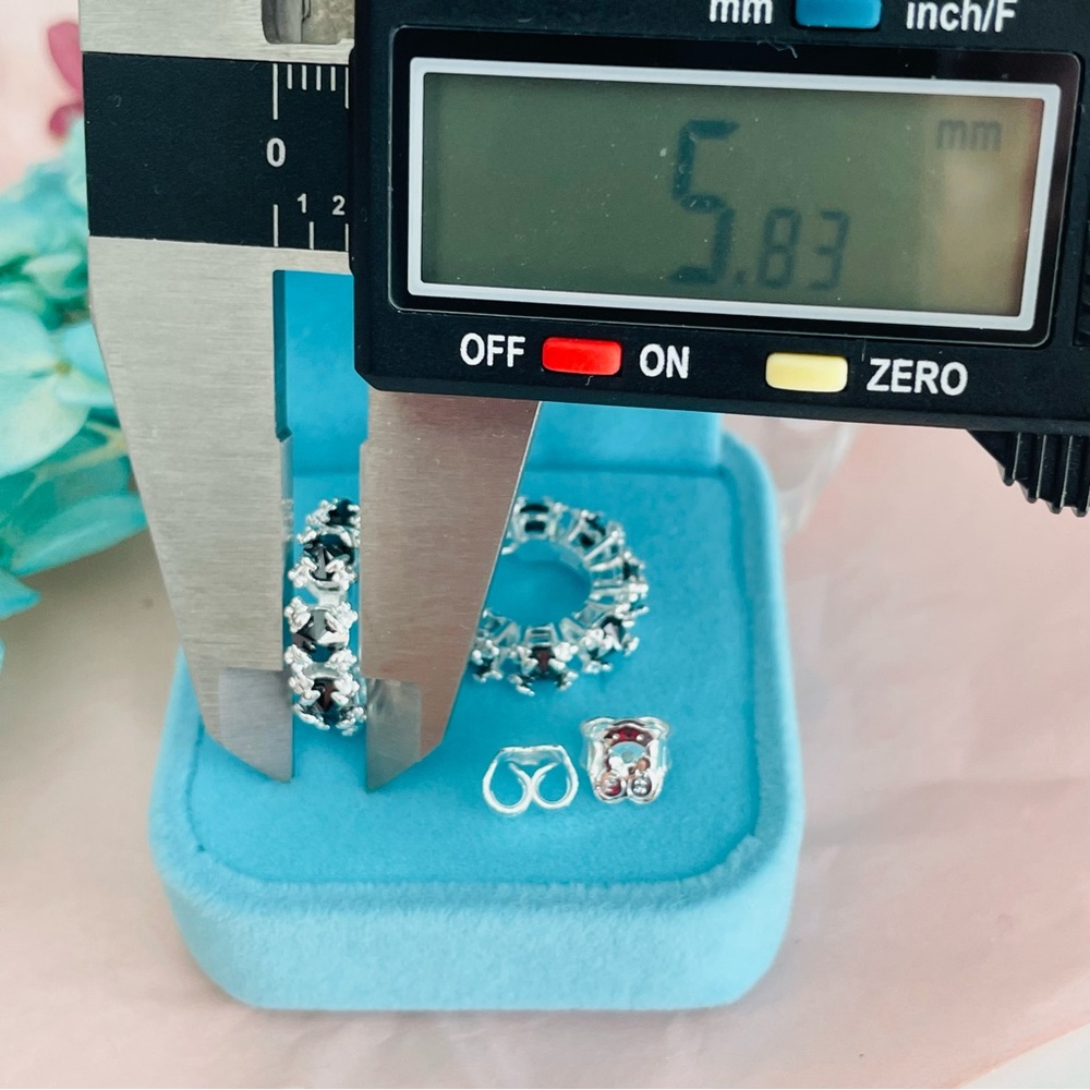 Tous Onyx Black Pavilion Up 4-little Bears Huggers Prongs Dangle Hoops Earrings - Picture 13 of 16